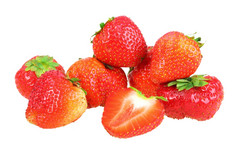 堆新鲜的红色的草莓孤立的白色背景特写镜头工作室摄影