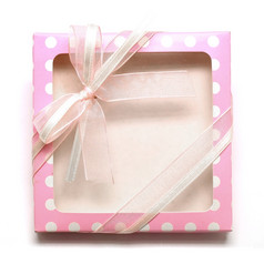 空粉红色的礼物盒子与丝带而且弓