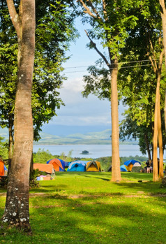 野营帐篷湖