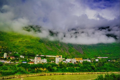 美丽的景观的山夏天