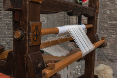 编织白色模式老木织机