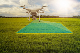 无人机无人机multicopter飞行与高决议数字相机在作物场农业概念