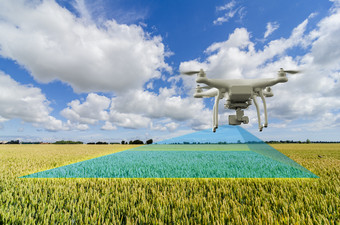 无人机无人机multicopter<strong>飞行</strong>与高决议数字相机<strong>在</strong>作物场扫描为问题农业概念