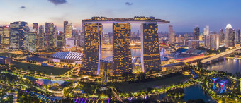 新加坡2月全景空中视图新加坡市中心金融区和业务中心城市城市摩天大楼建筑无人机2月新加坡旅行和运输概念