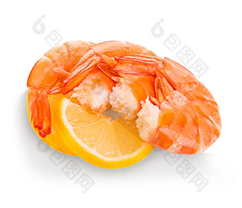 老虎虾与柠檬片虾与柠檬片孤立的白色背景海鲜