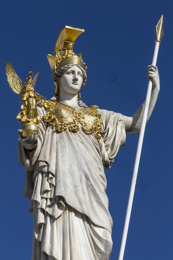 雕像的议会<strong>建筑</strong>环状链维也纳奥地利的奥地利议会的两院制立法机关奥地利由两个钱伯斯的国家委员会国家和的联邦委员会的雕像的女神<strong>智慧</strong>雅典娜她穿着长袍和甲与镀金头盔她的左手携带矛她的正确的携带耐克希腊女神谁的化