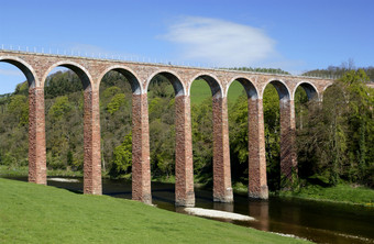 高架桥附近梅尔罗斯苏格兰高架桥桥组成几个小跨越为穿越谷这一个携带铁路行