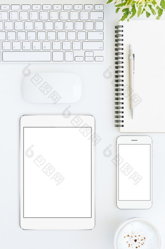 电话和平板电脑空白屏幕白色表格格式垂直前视图电话和平板电脑空白屏幕白色表格格式垂直前