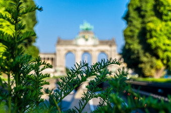视图的五十周年。拱构造位于的五十周年。公园法国为五十周年纪念日的欧洲季度布鲁塞尔比利时