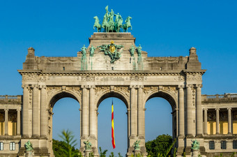 视图的五十周年。拱构造位于的五十周年。公园法国为五十周年纪念日的欧洲季度布鲁塞尔比利时