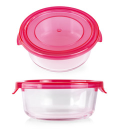 玻璃食物容器与红色的塑料成员孤立的白色背景