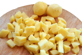 减少土豆成片减少生土豆为汤减少新鲜的土豆为烹饪