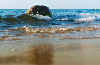 小石头的沙子<strong>海波</strong>和石头海海岸与石头<strong>海波</strong>和石头小石头的沙子海海岸与石头