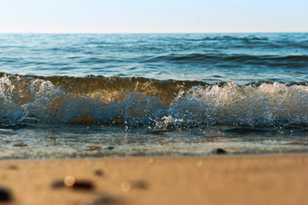 海水泡沫海波的兴奋的海岸海的水沸腾海波的兴奋的海岸海海水泡沫的水沸腾