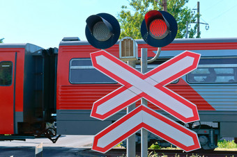的红色的<strong>交通</strong>光的信号量的铁路红色的的<strong>交通</strong>光的铁路穿越的信号量的铁路红色的的<strong>交通</strong>光的铁路穿越的红色的<strong>交通</strong>光