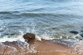 的海波支安打的海岸的波打破的<strong>沿海</strong>岩石的波打破的<strong>沿海</strong>岩石的海波支安打的海岸