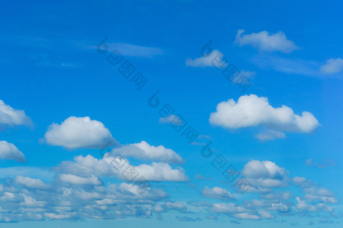 白色云蓝色的背景蓝色的天空和白色云蓝色的天空和白色云白色云蓝色的背景