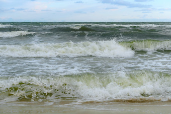 风暴的海夏天美丽的大波的波罗的海海漂亮大波的波罗的海海风暴的海夏天