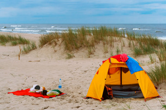 旅游帐篷黄色的的沙子帐篷和的事情的海滩帐篷和的事情的海滩旅游帐篷黄色的的沙子