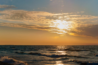 日落的<strong>海滨</strong>的天空紫色的从的日落的天空紫色的从的日落日落的<strong>海滨</strong>