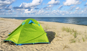 徒步旅行<strong>帐篷</strong>的海滩波罗的海海岸安静的海绿色<strong>帐篷</strong>的海沙子绿色<strong>帐篷</strong>的海沙子徒步旅行<strong>帐篷</strong>的海滩波罗的海海岸安静的海