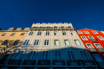 <strong>传统</strong>的建筑与阿祖莱霍瓷砖的老里斯本附近Alfama葡萄牙<strong>传统</strong>的建筑与阿祖莱霍瓷砖的老里斯本附近Alfama葡萄牙