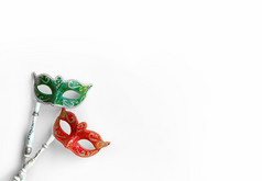 狂欢节威尼斯面具绿色和红色的与处理孤立的白色背景花俏的面具与复制空间