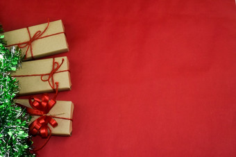 礼物<strong>盒子红色</strong>的背景为快乐圣诞节棕色（的）礼物<strong>盒子</strong>为快乐新yeargift<strong>盒子红色</strong>的背景为快乐圣诞节棕色（的）礼物<strong>盒子</strong>为快乐新一年