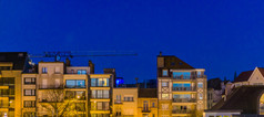 城市公寓晚上比利时体系结构布兰肯贝赫比利时