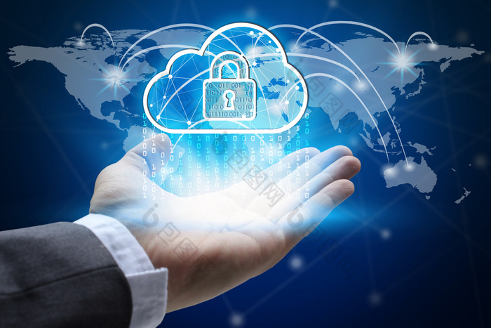 手持有与虚拟屏幕挂锁和云计算全球网络网络安全数据保护业务技术隐私概念互联网概念全球业务云计算概念