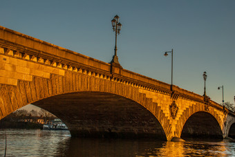 英国皇家植物园桥西伦敦上市桥在的河泰晤士河
