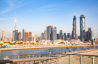 <strong>迪拜</strong>阿联酋2月<strong>迪拜</strong>市中心摩天大楼和<strong>迪拜</strong>塔哈利法塔查看从的<strong>迪拜</strong>水运河
