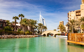 迪拜阿联酋2月视图迪拜塔阿拉伯的世界只有七个星星酒店见过从麦地那朱美拉奢侈品度假胜地哪一个包括酒店和露天市场推广使用在在赫卡