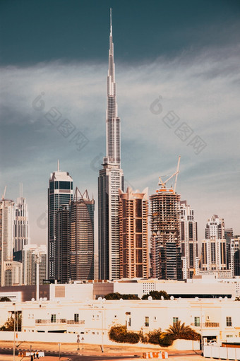 迪拜阿联酋2月迪拜市中心摩天大楼查看从的迪拜水运河