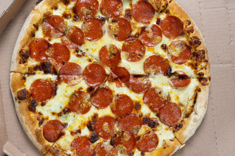 美味的paperoni披萨盒子前视图paperoni披萨概念为意大利食物街食物快食物快速咬美味的paperoni披萨盒子前视图paperoni披萨概念为意大利食物街食物快食物快速咬
