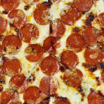 关闭视图美味的paperoni披萨前视图paperoni披萨概念为意大利食物街食物快食物快速咬关闭视图美味的paperoni披萨前视图paperoni披萨概念为意大利食物街食物快食物快速咬