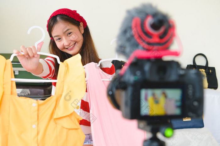 美亚洲视频博客博主面试与专业数码单反相机数字相机电影视频生活女人训练交易和审查服装产品业务演讲培训类人生活方式