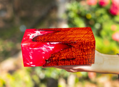 铸造环氧树脂树脂稳定木有老虎条纹红色的颜色摘要艺术背景