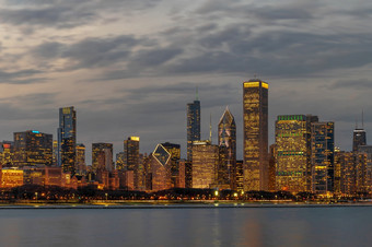 芝加哥城市<strong>景</strong>观河一边沿着<strong>湖</strong>密歇根美丽的《暮光之城》时间伊利诺斯州曼联州建筑和真正的房<strong>地产</strong>业务体系结构和建筑旅行和旅游概念