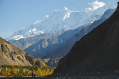 自然景观视图雪封顶Rakaposhi峰喀拉昆仑山脉山范围纳加尔谷秋天风景吉尔吉特巴尔蒂斯坦巴基斯坦