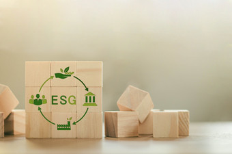 环境、社会和治理概念可再生资源经济回收环境重用生产可持续发展的发展与象征图标木块