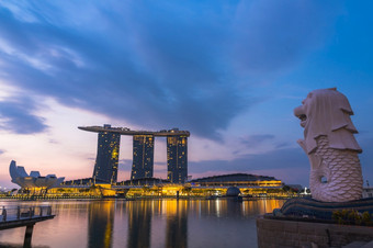 新加坡8<strong>月</strong>日出的玛丽娜新加坡与鱼尾狮雕像喷泉鱼尾狮公园见过象征新加坡大多数著名的旅游吸引力