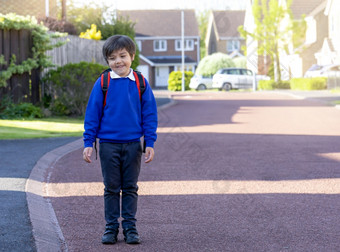 户外肖像快乐孩子男孩与背包<strong>学校</strong>孩子等待为<strong>学校</strong>公共汽车<strong>学</strong>生主会<strong>学校</strong>年轻的<strong>学</strong>生开始类后<strong>学校</strong>假期回来<strong>学校</strong>概念