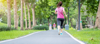 年轻的成人女运动服装运行的公园户外跑步者女人慢跑的路亚洲运动员走和锻炼早....健身健康健康的生活方式和锻炼概念