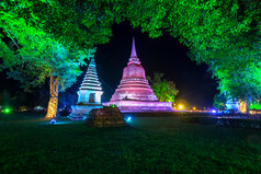 素点燃街灯阿来克拉通节日的素历史公园涵盖了的废墟素什么现在北部泰国