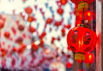 美丽的红色的灯笼装饰为<strong>中国</strong>人新一年节日<strong>中国</strong>人神社古老的<strong>中国</strong>人艺术的<strong>中国</strong>人字母祝福写公共的地方