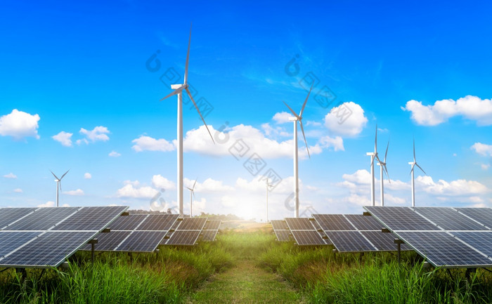 光伏模块太阳能权力植物与风涡轮机对和蓝色的天空与云替代清洁能源概念