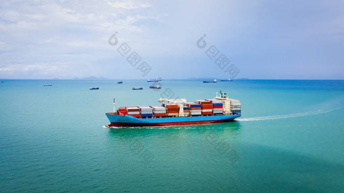容器货物物流航运进口出口业务商业贸易运输国际容器货物运费航运开放海空中视图