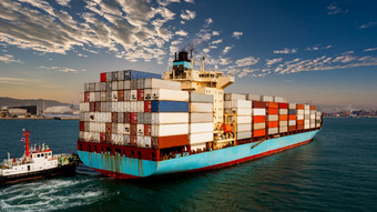 容器货物船携带商业容器进口出口业务商务物流和运输<strong>国际</strong>容器船早....阳光蓝色的天空<strong>国际航运</strong>港口背景