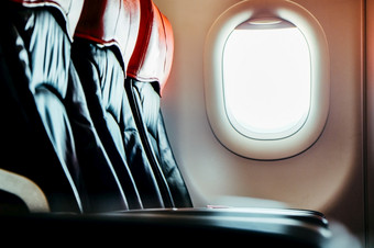 图像空飞机座位和窗口飞机室内背景